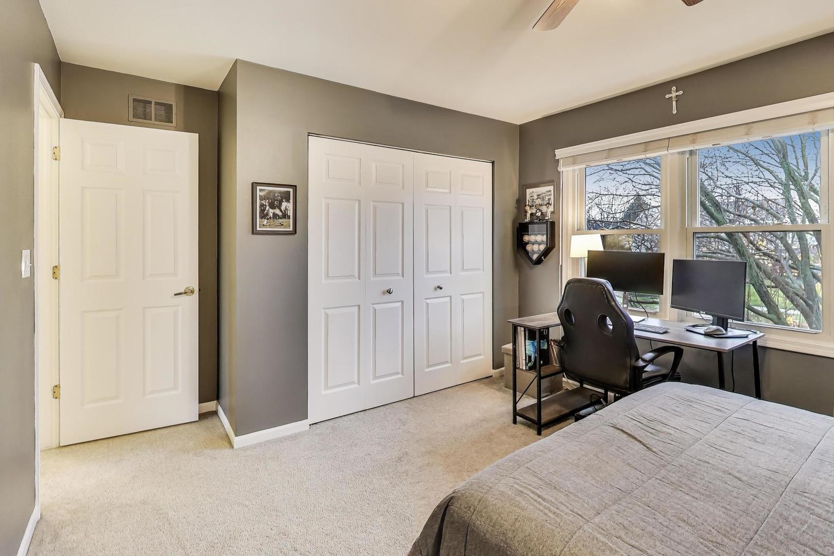 461 Evergreen Drive, Vernon Hills, IL 60061