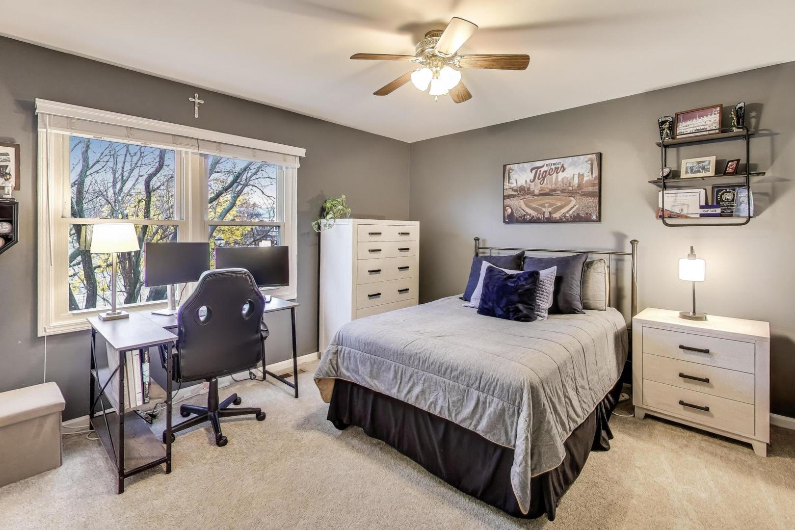 461 Evergreen Drive, Vernon Hills, IL 60061