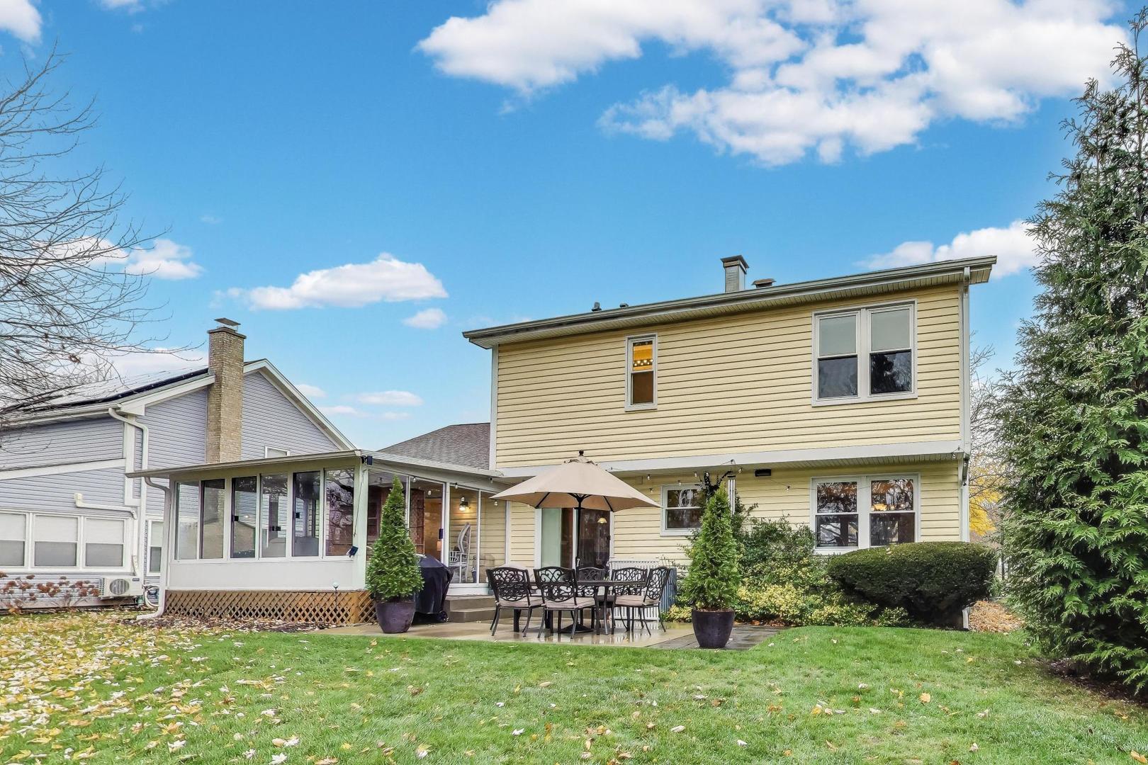 461 Evergreen Drive, Vernon Hills, IL 60061