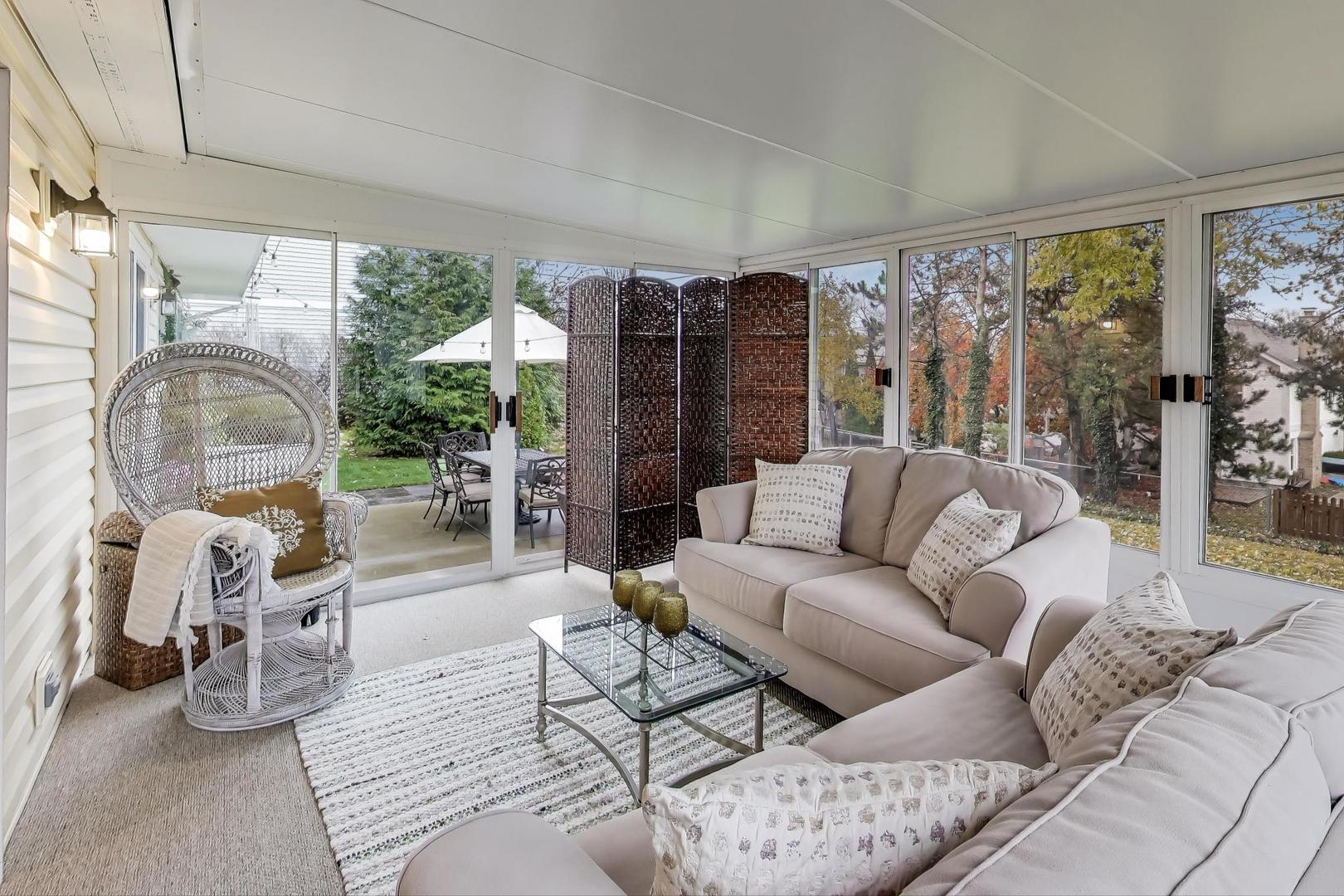 461 Evergreen Drive, Vernon Hills, IL 60061