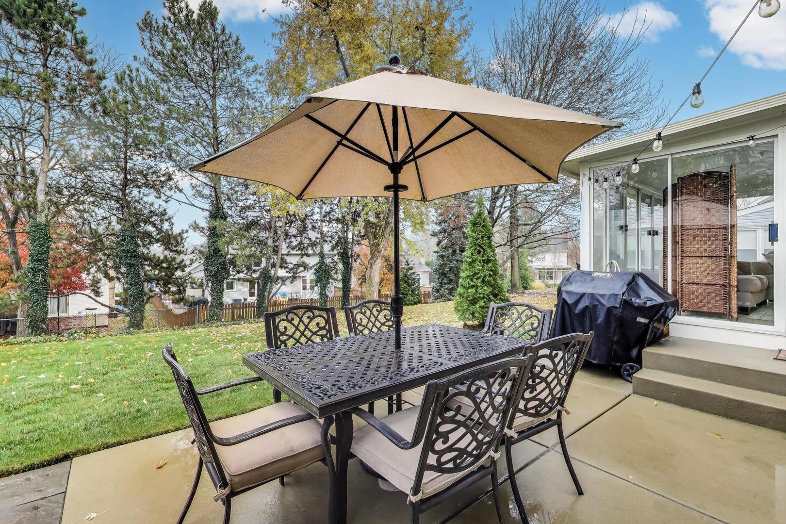 461 Evergreen Drive, Vernon Hills, IL 60061