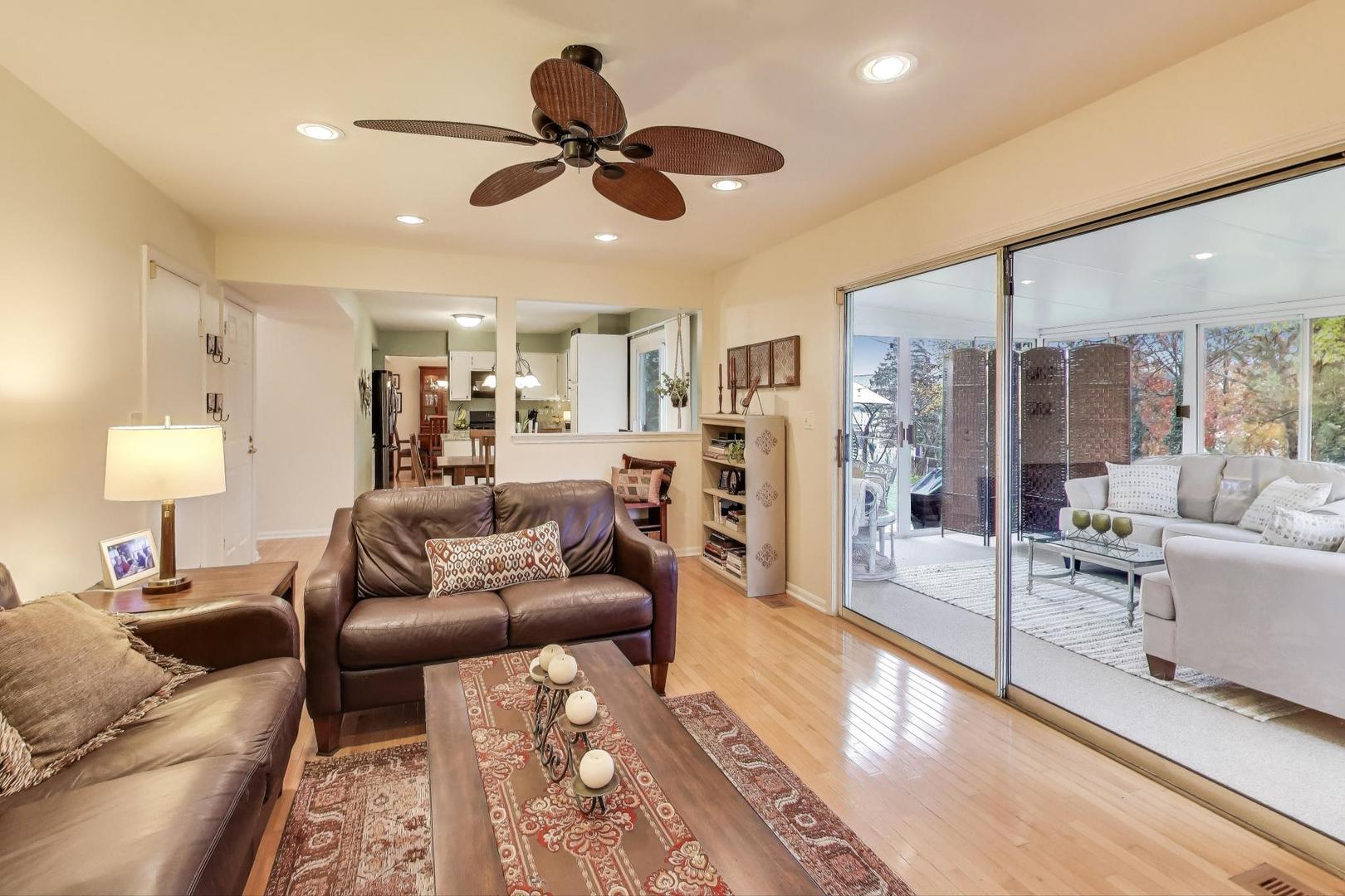 461 Evergreen Drive, Vernon Hills, IL 60061