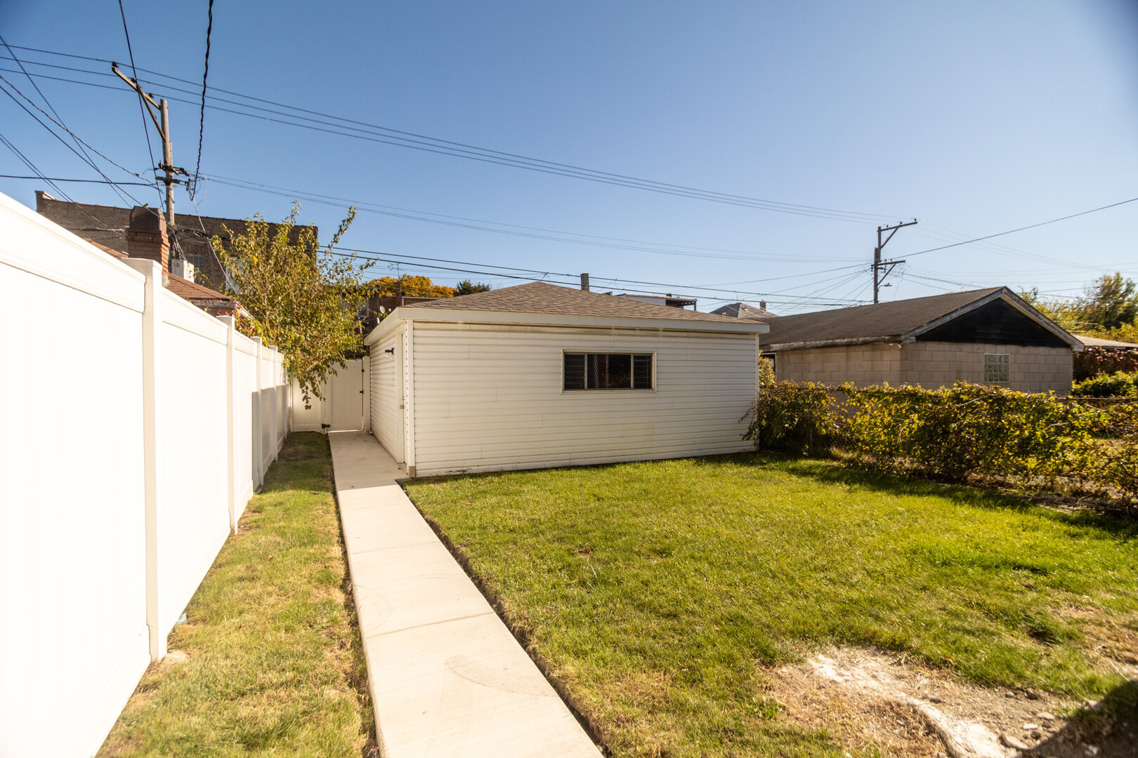 7305 S Eberhart Avenue, Chicago, IL 60619