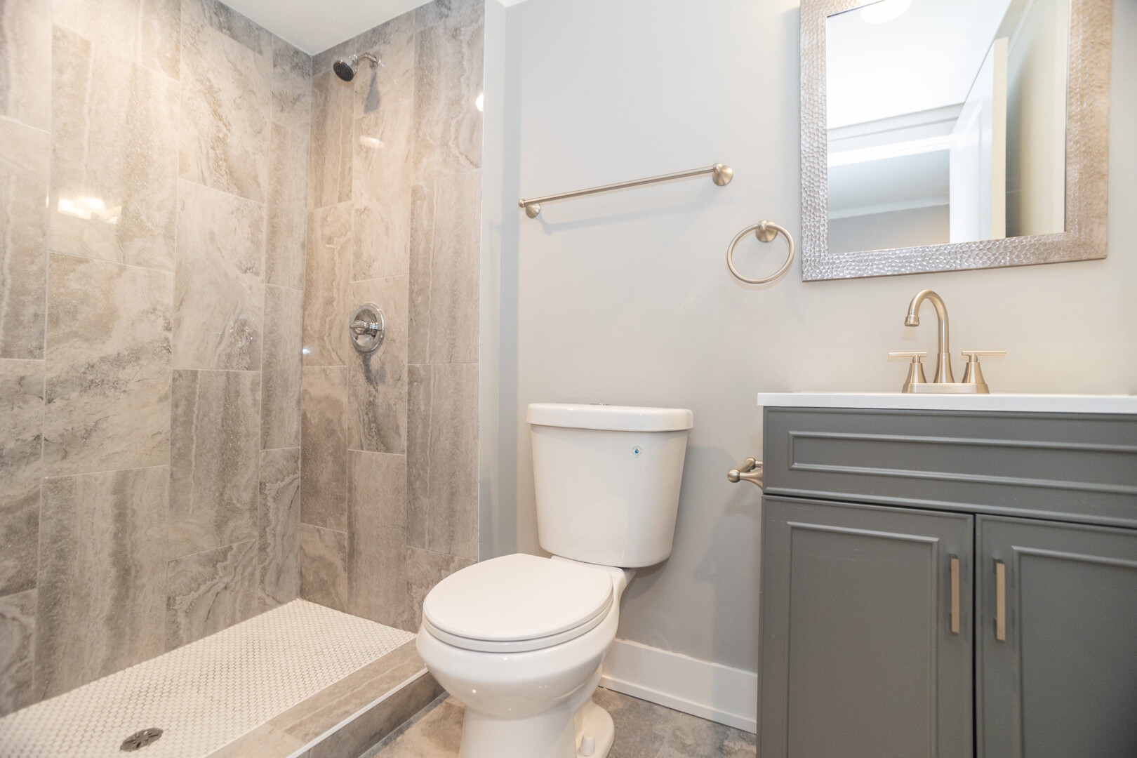 7305 S Eberhart Avenue, Chicago, IL 60619