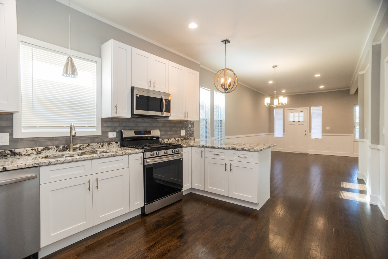 7305 S Eberhart Avenue, Chicago, IL 60619