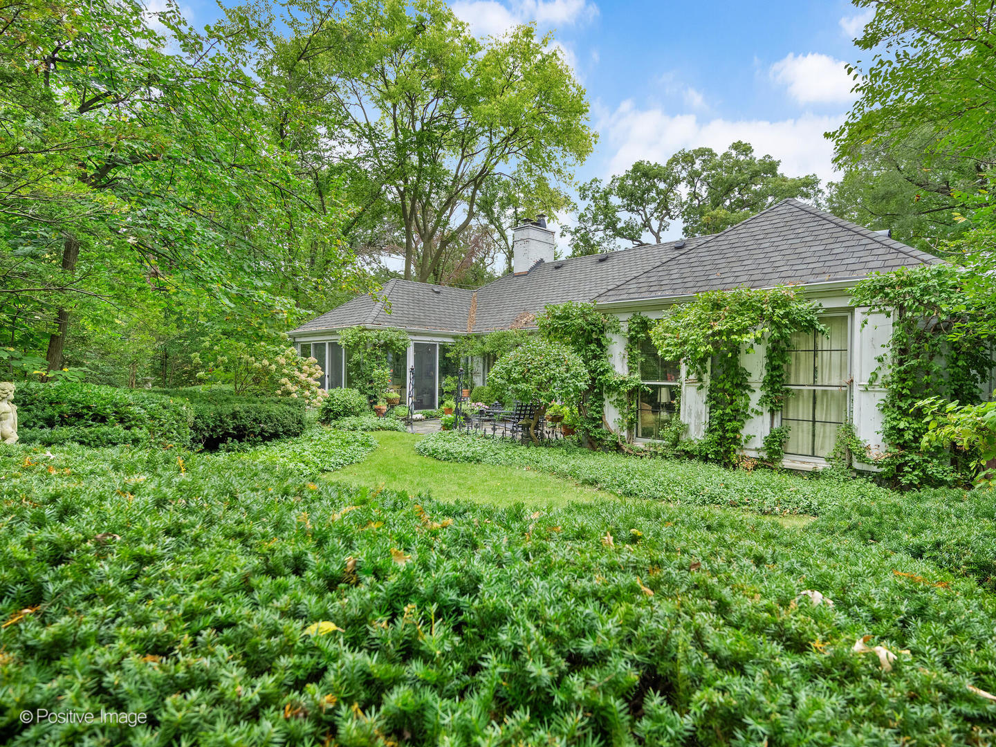 704 Bittersweet Lane, Hinsdale, IL 60521