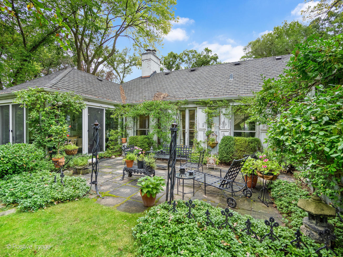 704 Bittersweet Lane, Hinsdale, IL 60521