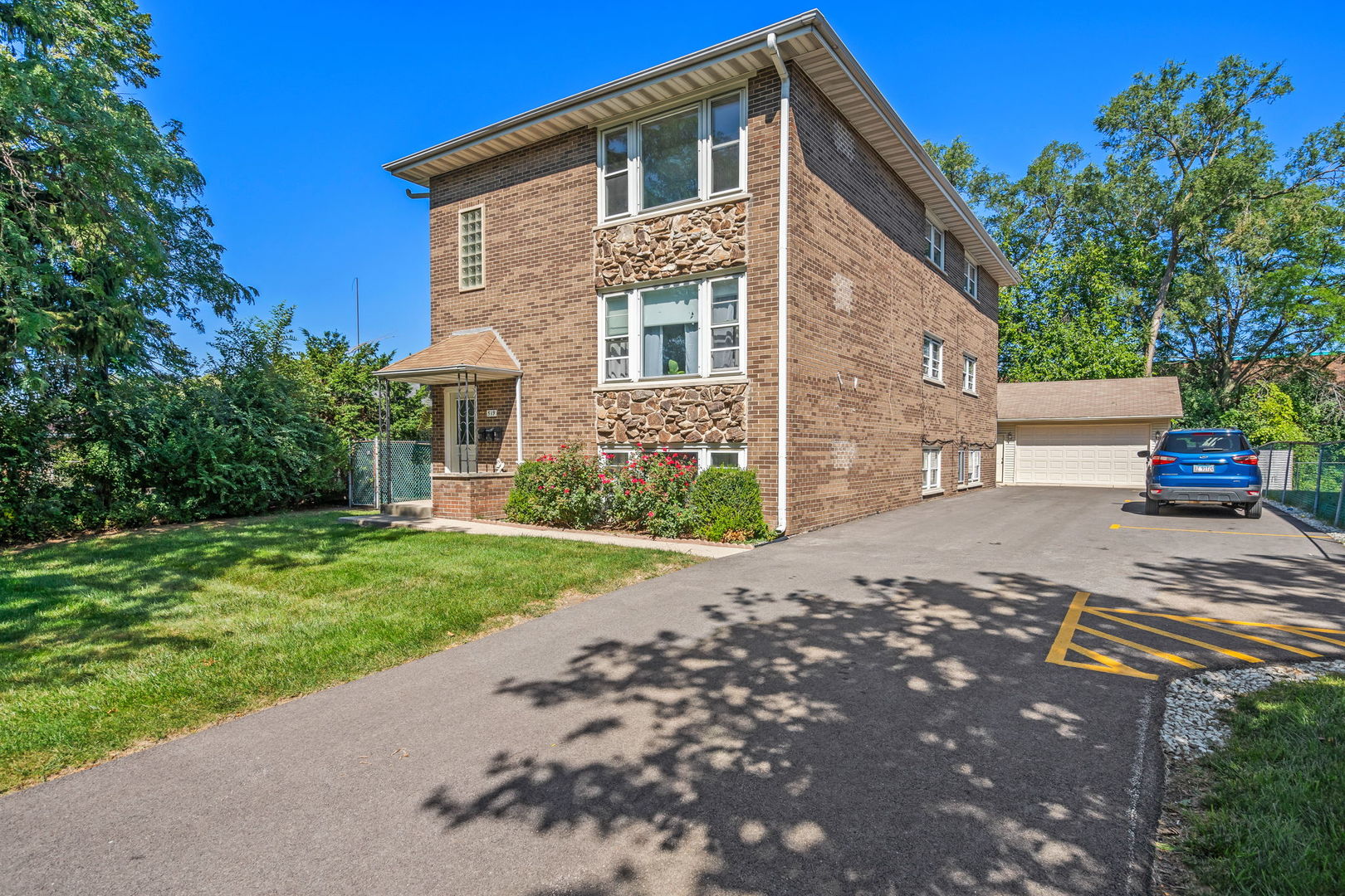 519 W Hillside Drive #3, Bensenville, IL 60106