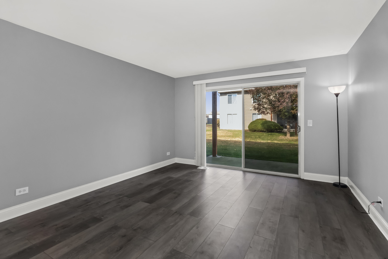 7020 ANDOVER Court #102, Woodridge, IL 60517