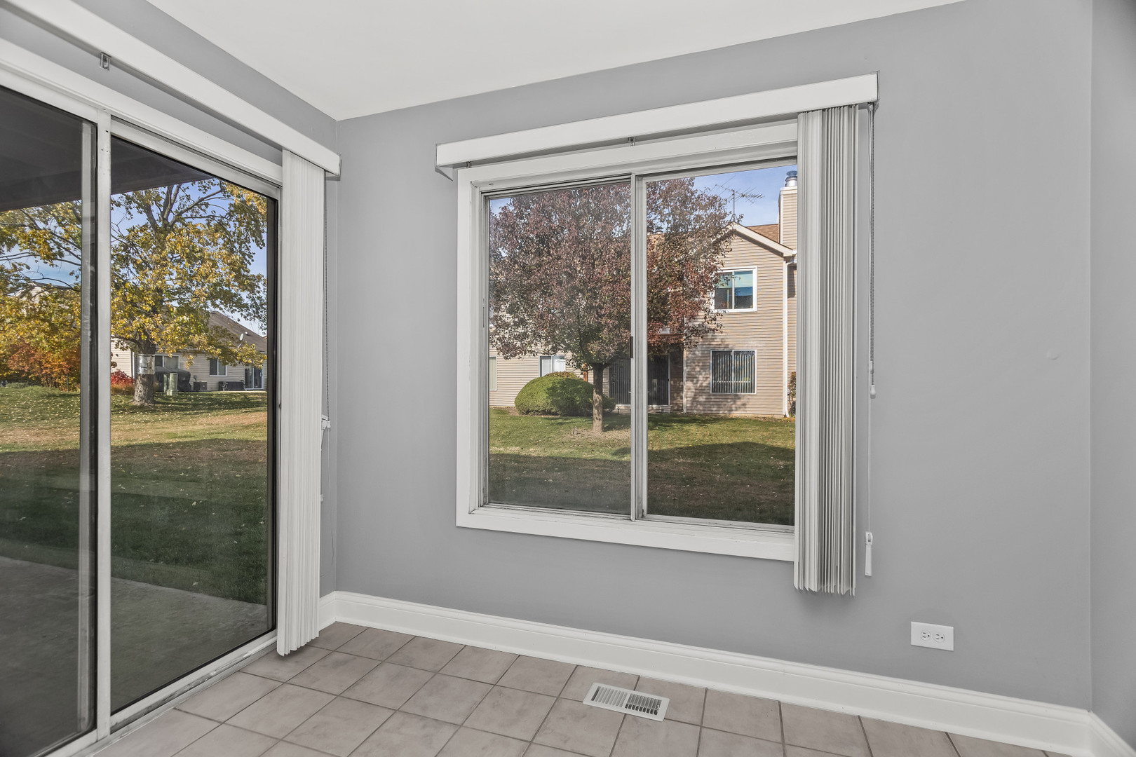 7020 ANDOVER Court #102, Woodridge, IL 60517