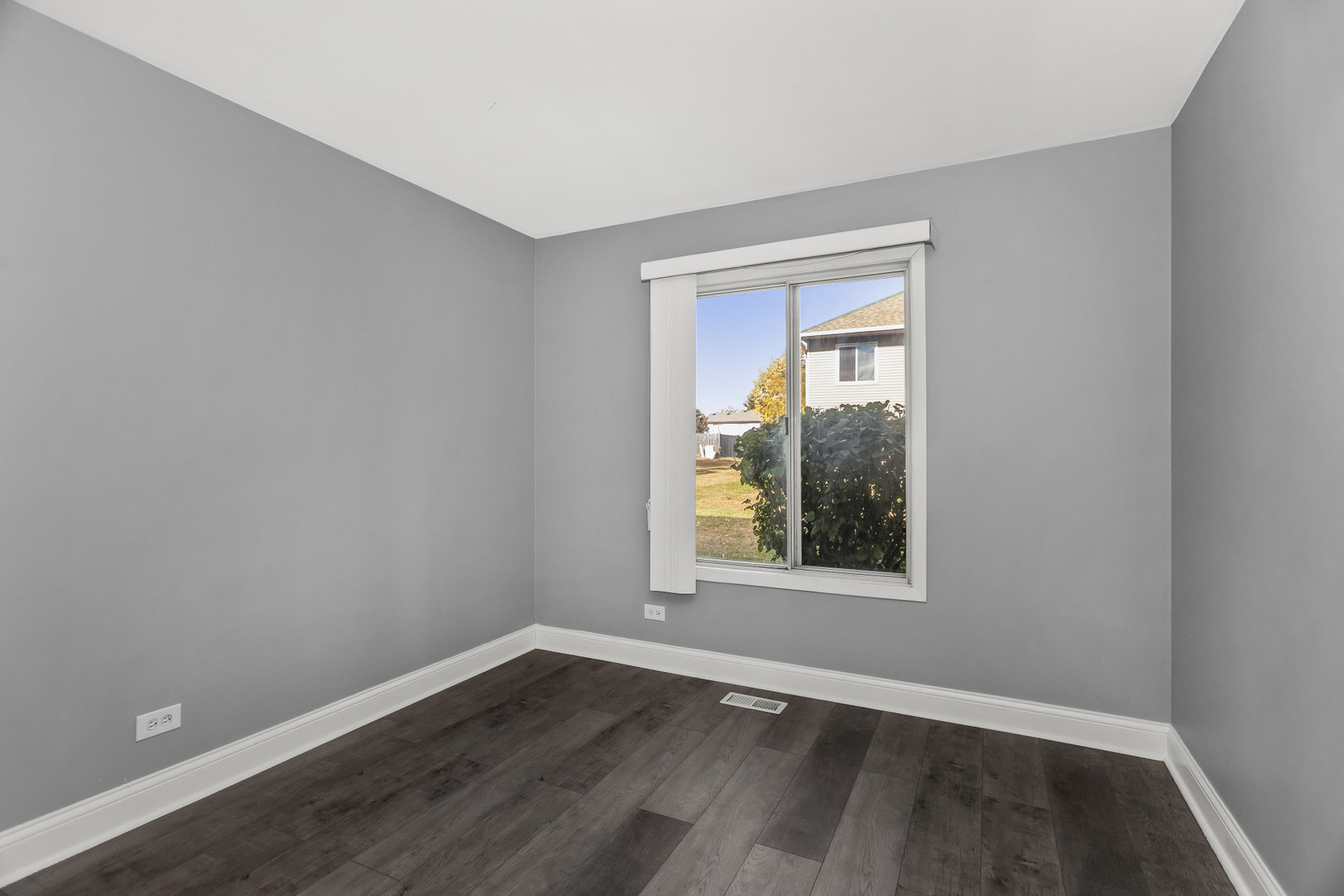 7020 ANDOVER Court #102, Woodridge, IL 60517