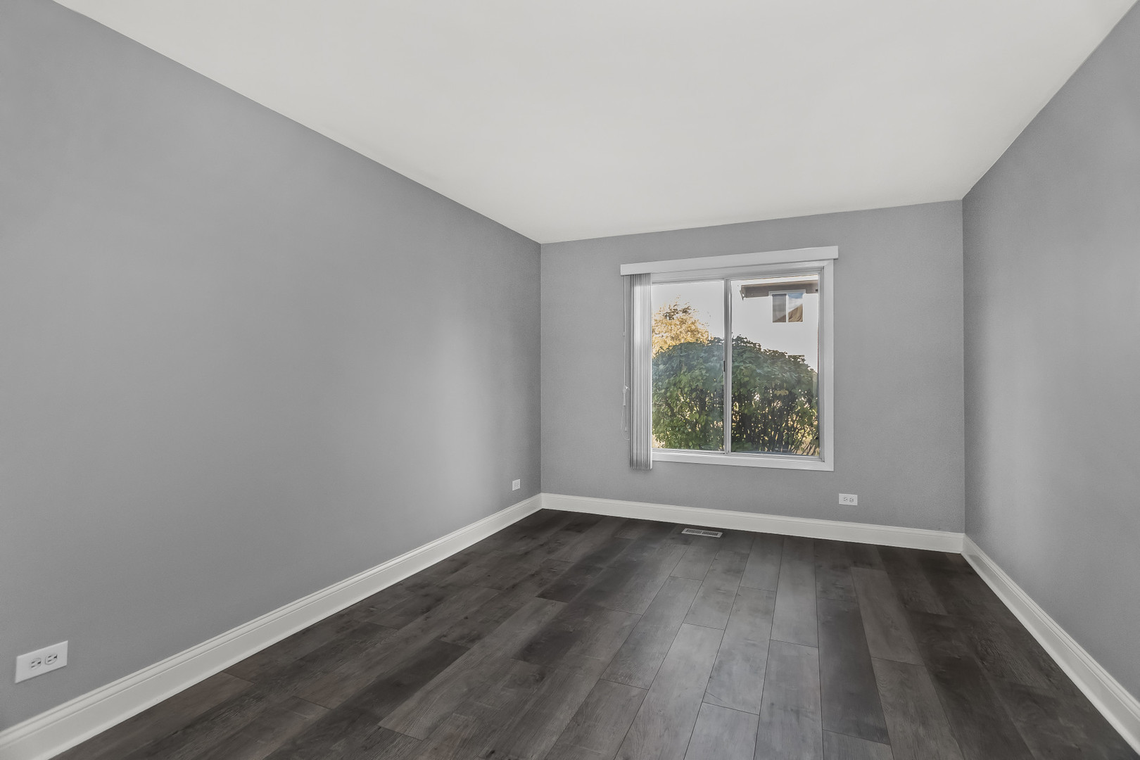 7020 ANDOVER Court #102, Woodridge, IL 60517