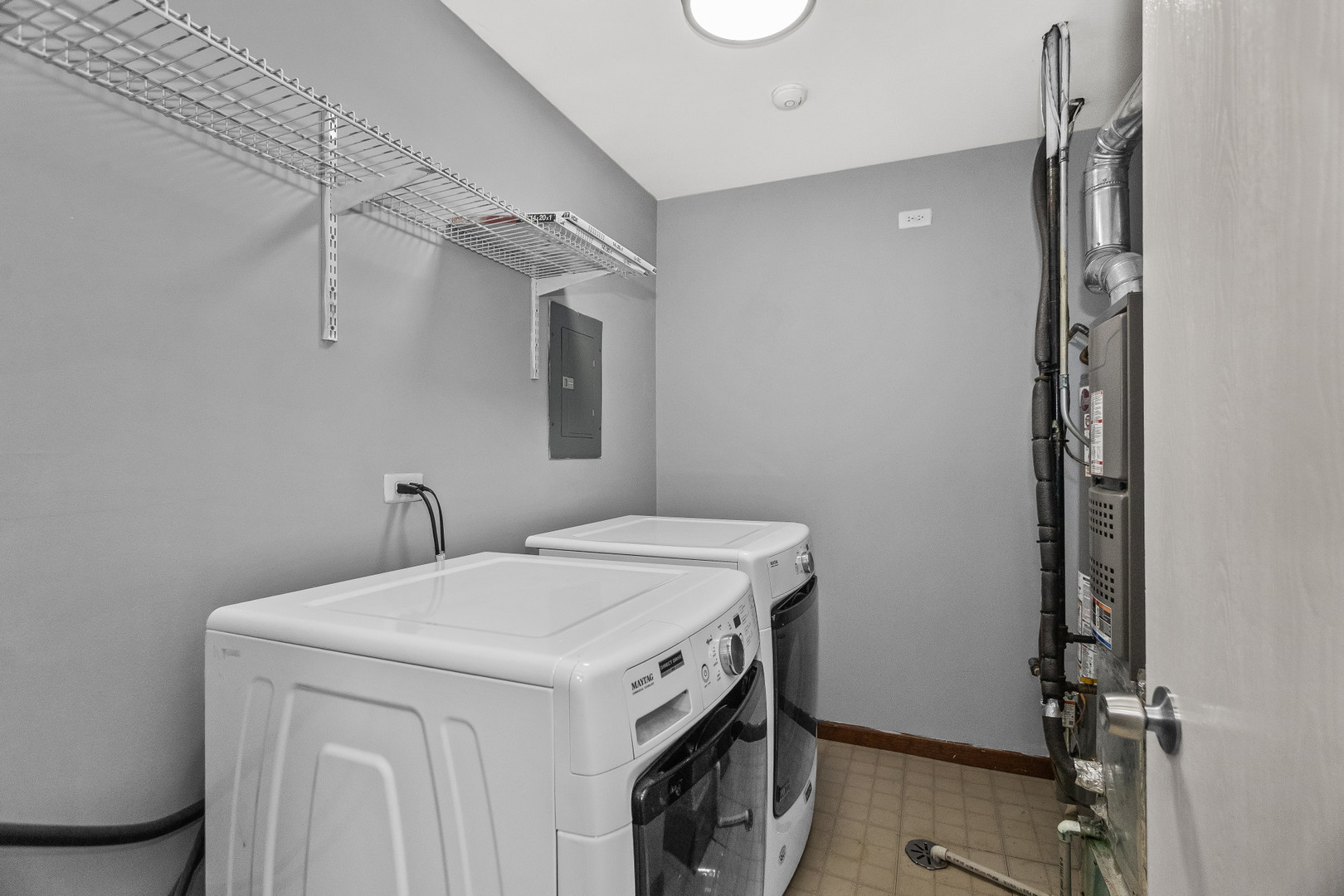 7020 ANDOVER Court #102, Woodridge, IL 60517