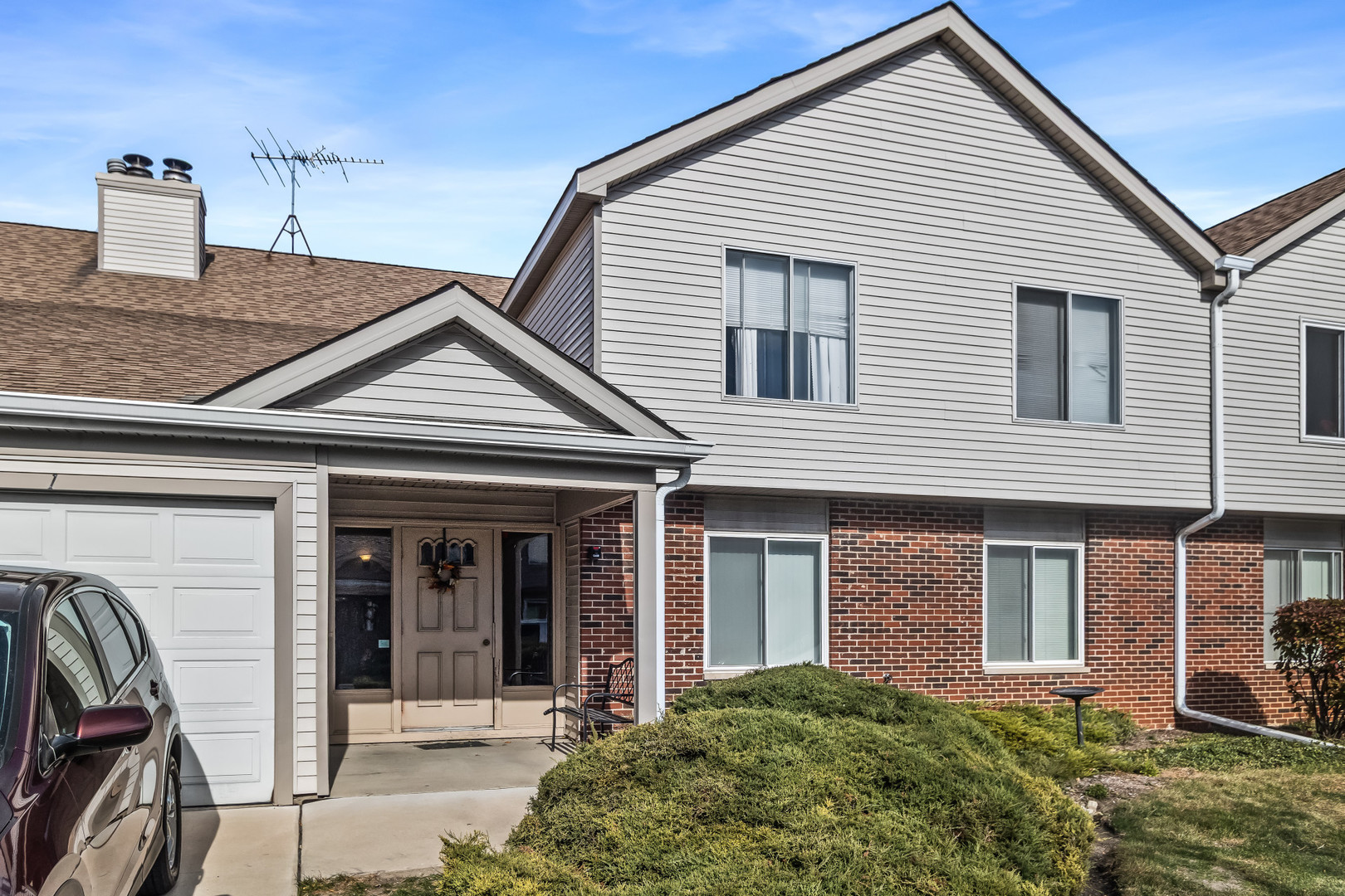 7020 ANDOVER Court #102, Woodridge, IL 60517