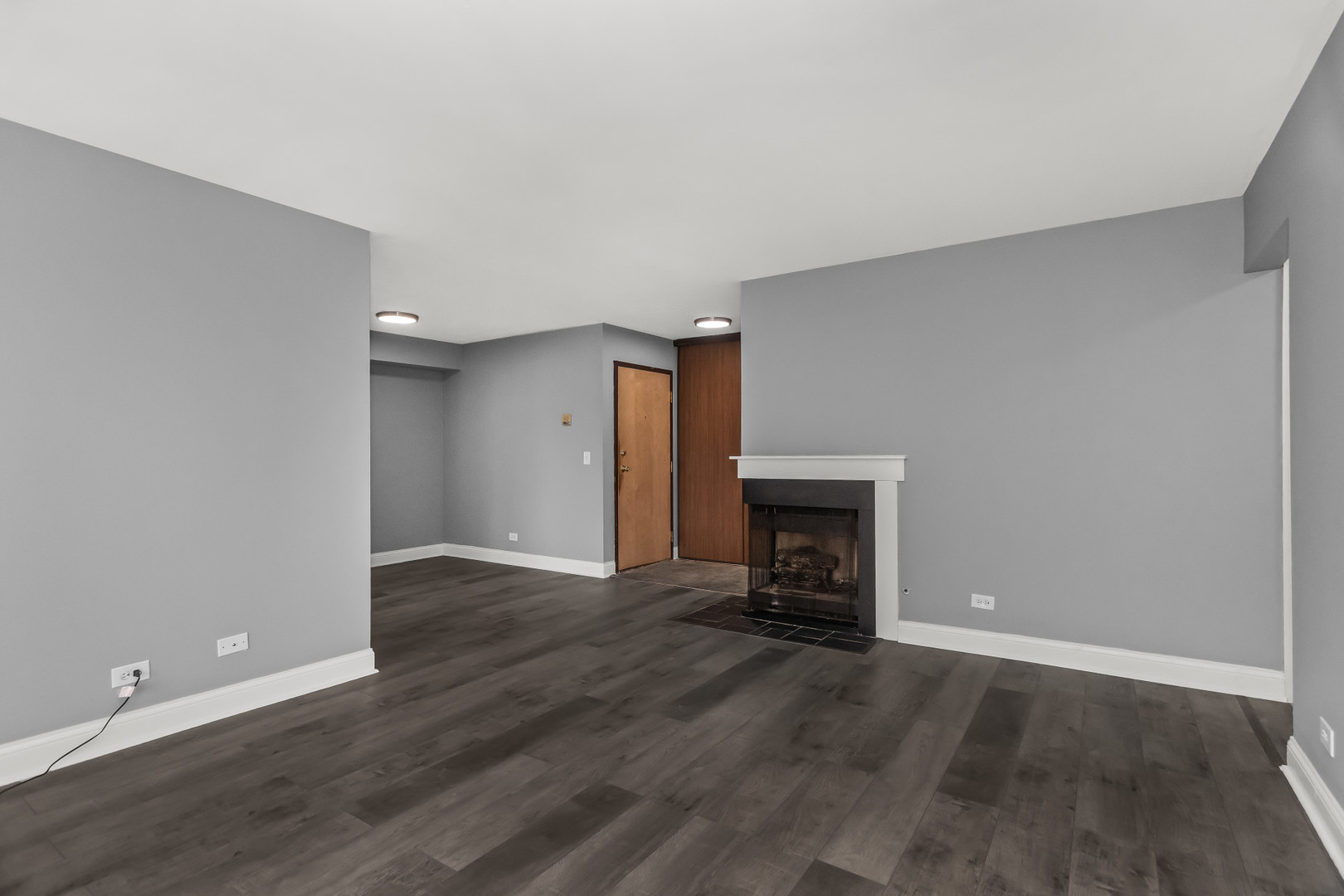 7020 ANDOVER Court #102, Woodridge, IL 60517