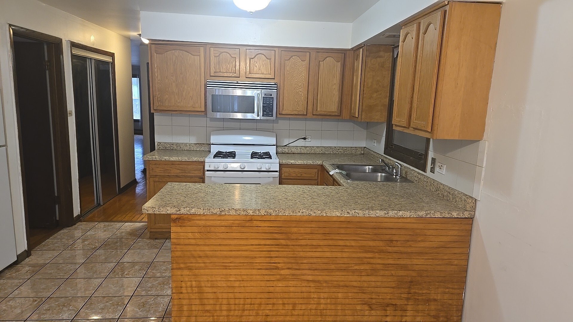 379 Madison Avenue, Calumet City, IL 60409