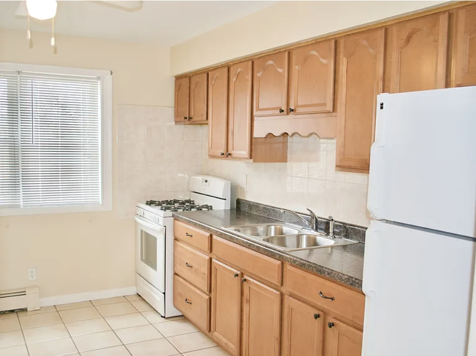 24119 W Hazelcrest Drive #100, Plainfield, IL 60544