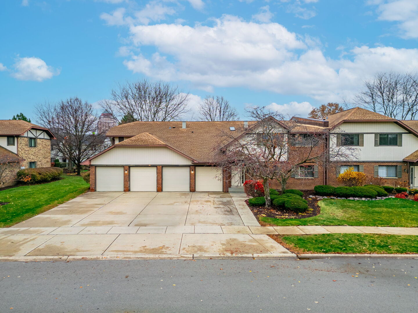 201 Walters Lane #2A, Itasca, IL 60143