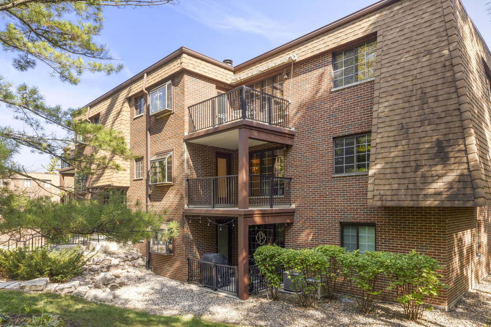 393 Duane Street #203, Glen Ellyn, IL 60137