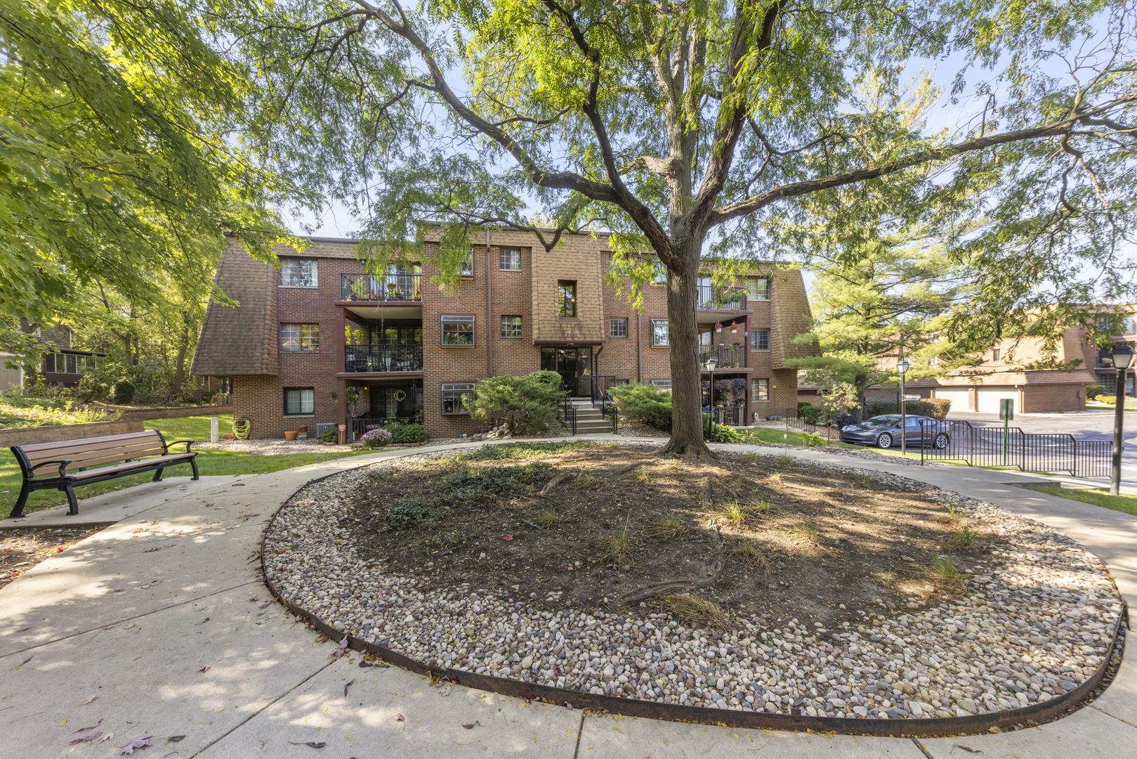 393 Duane Street #203, Glen Ellyn, IL 60137