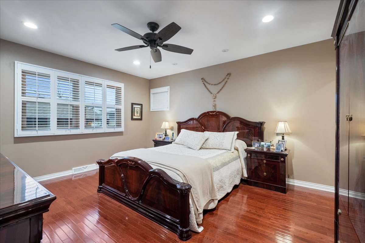 731 HIGHPOINT Court, Schaumburg, IL 60193