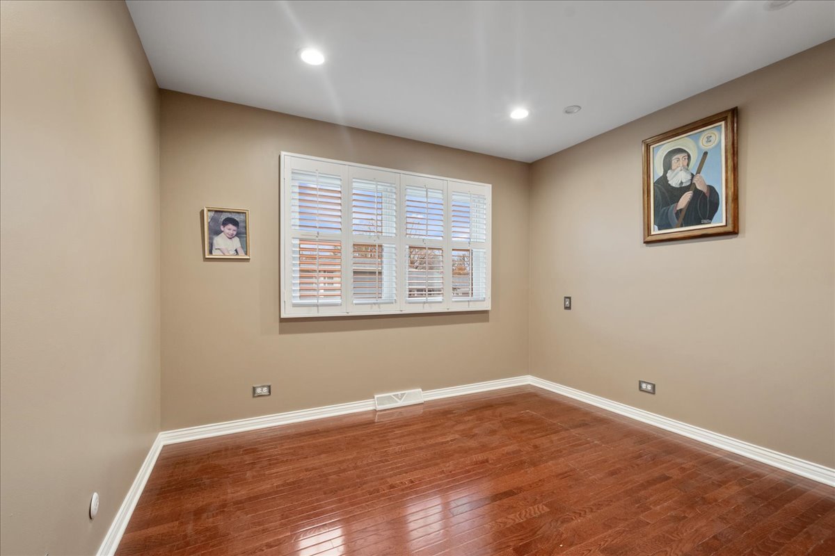 731 HIGHPOINT Court, Schaumburg, IL 60193