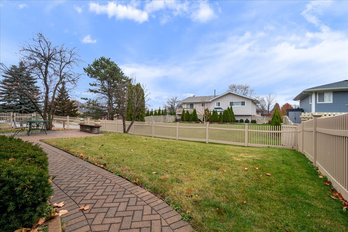 731 HIGHPOINT Court, Schaumburg, IL 60193