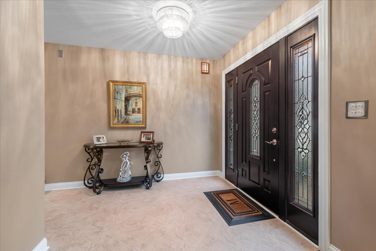 731 HIGHPOINT Court, Schaumburg, IL 60193