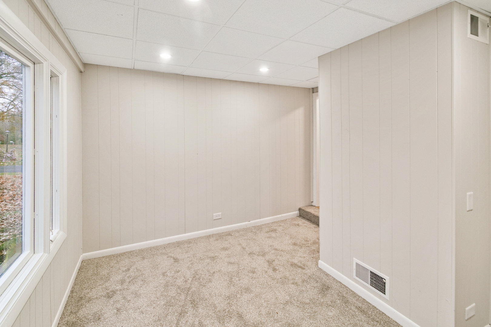 615 Polo Drive, Wheaton, IL 60187