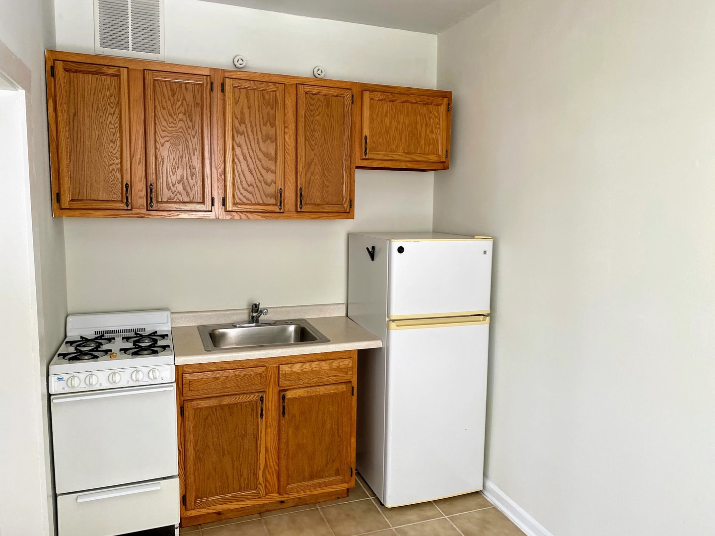 839 W Sheridan Road #215, Chicago, IL 60613