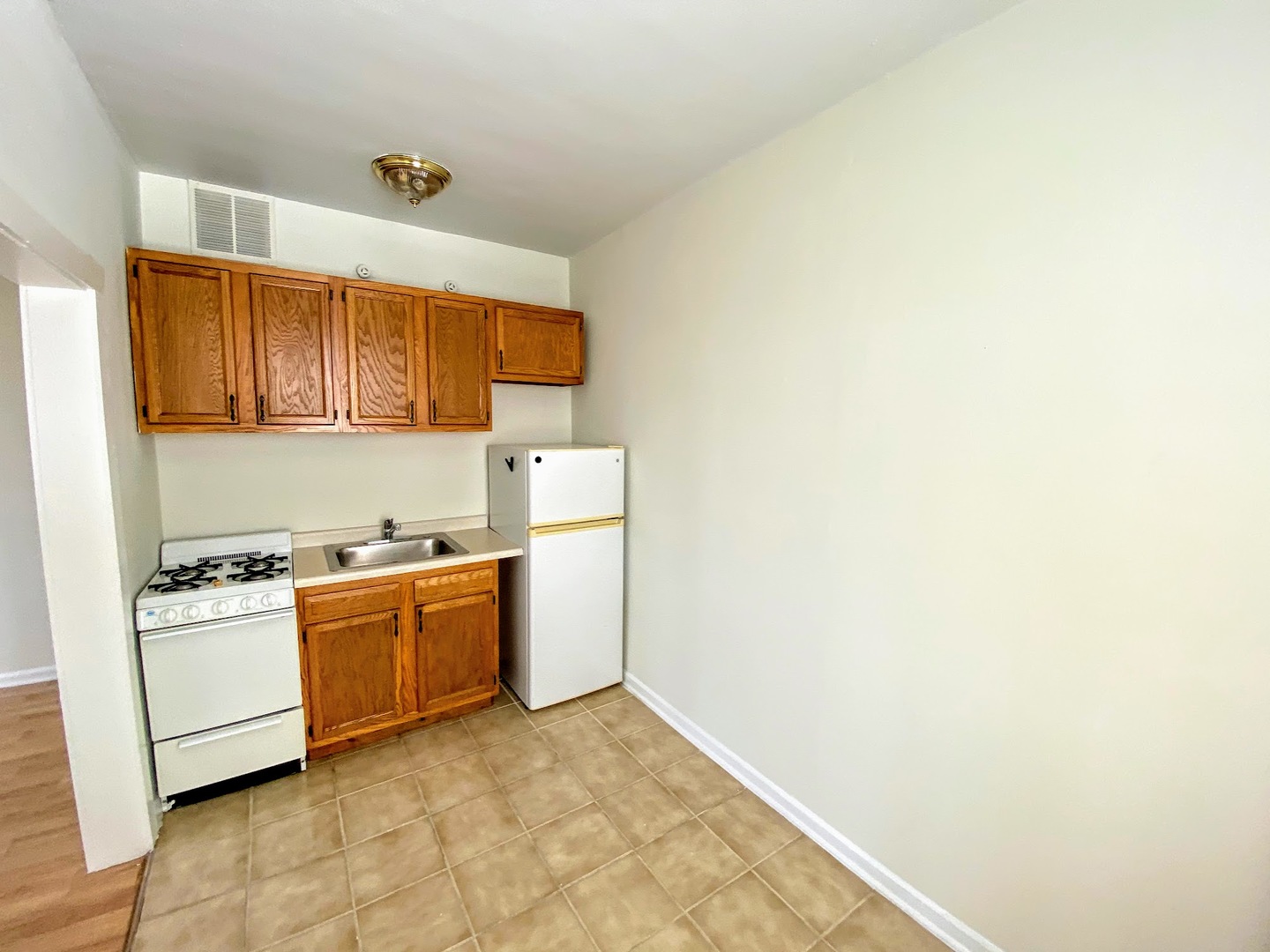 839 W Sheridan Road #215, Chicago, IL 60613