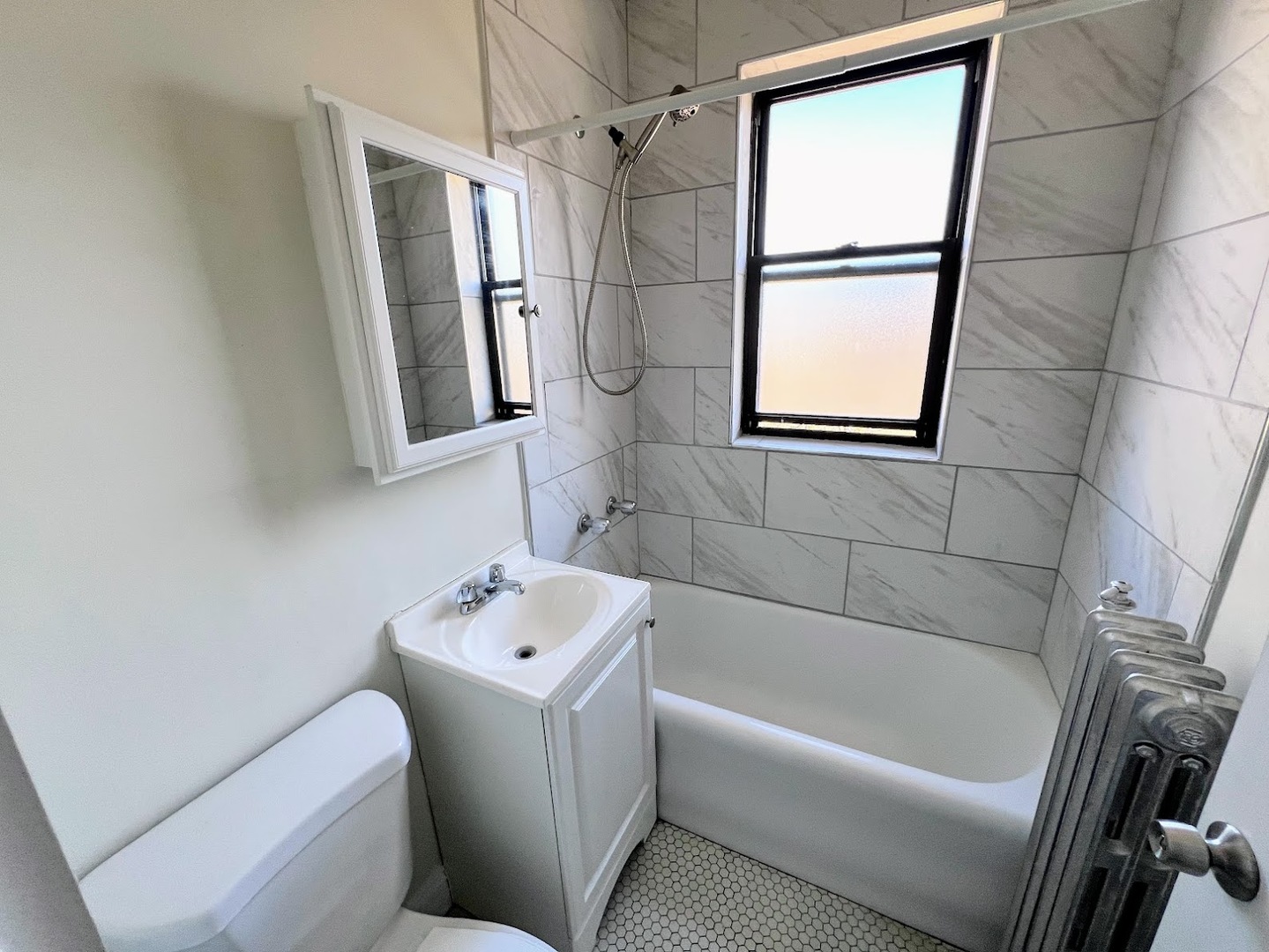 839 W Sheridan Road #215, Chicago, IL 60613