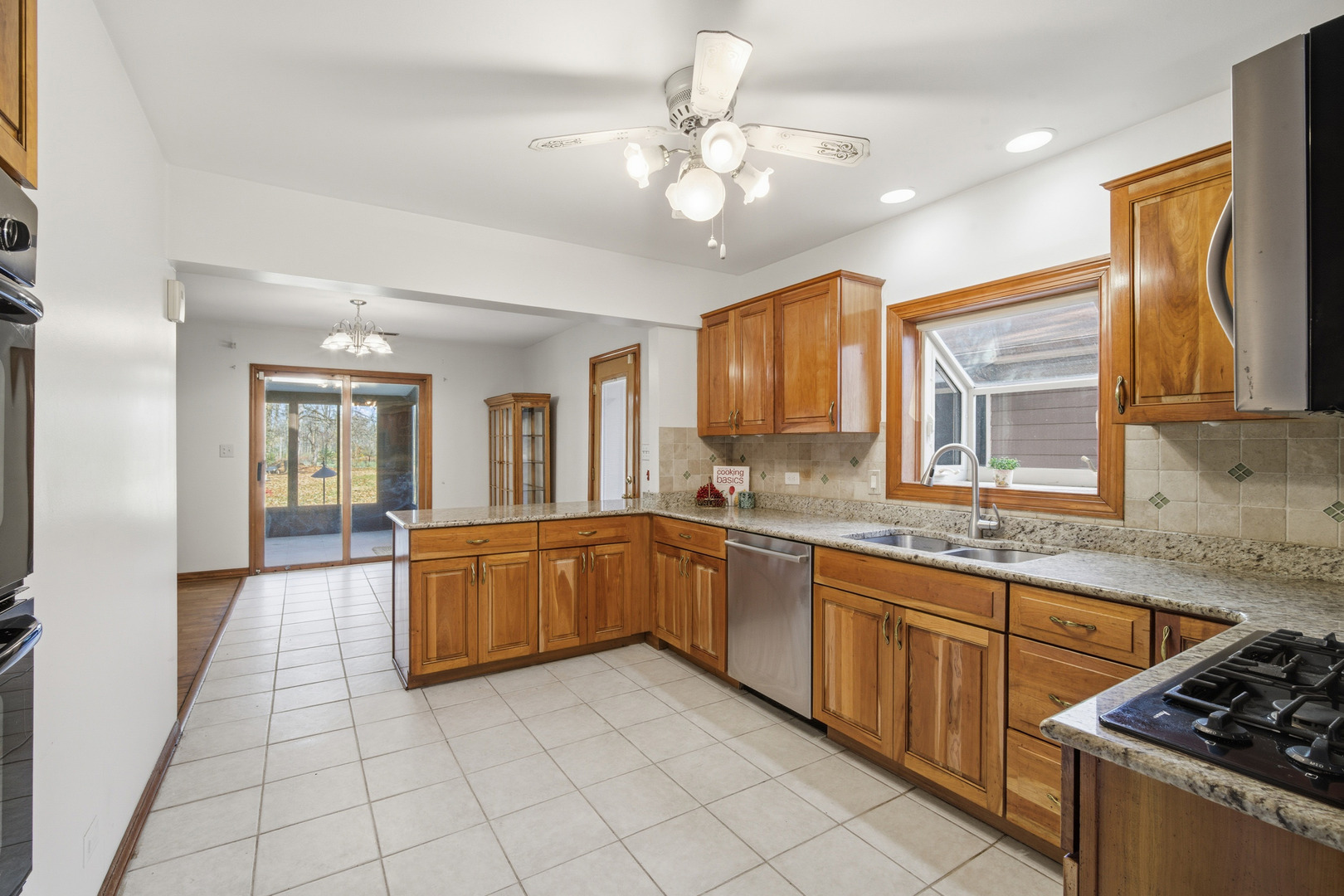 13310 W Greenview Drive, Wadsworth, IL 60083