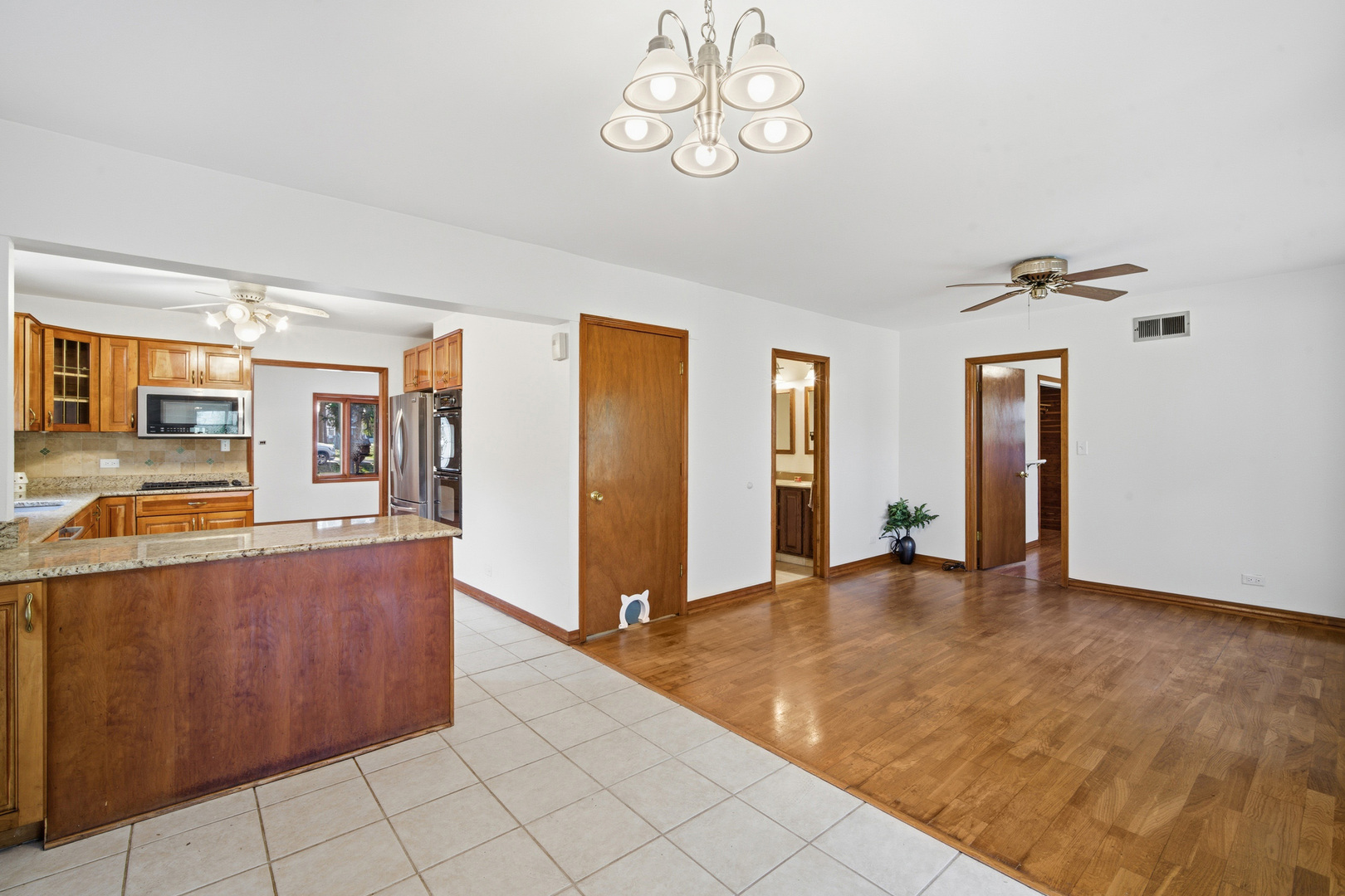 13310 W Greenview Drive, Wadsworth, IL 60083