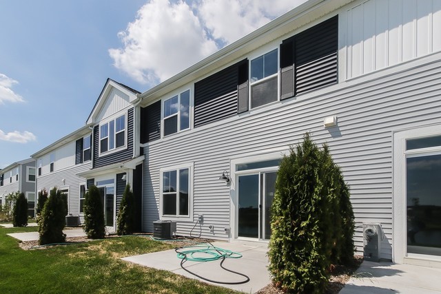 4185 Irving Road, Aurora, IL 60504