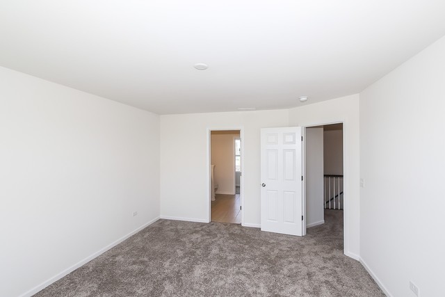 4185 Irving Road, Aurora, IL 60504