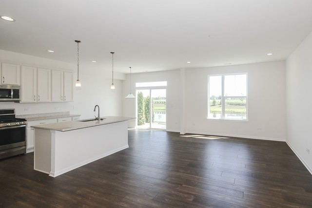 4185 Irving Road, Aurora, IL 60504