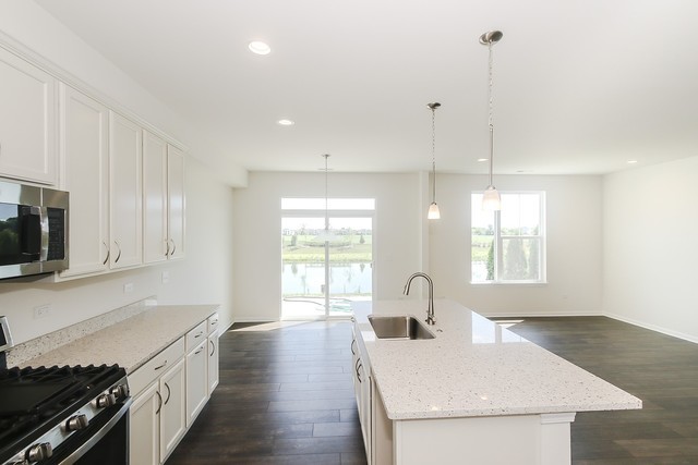 4185 Irving Road, Aurora, IL 60504