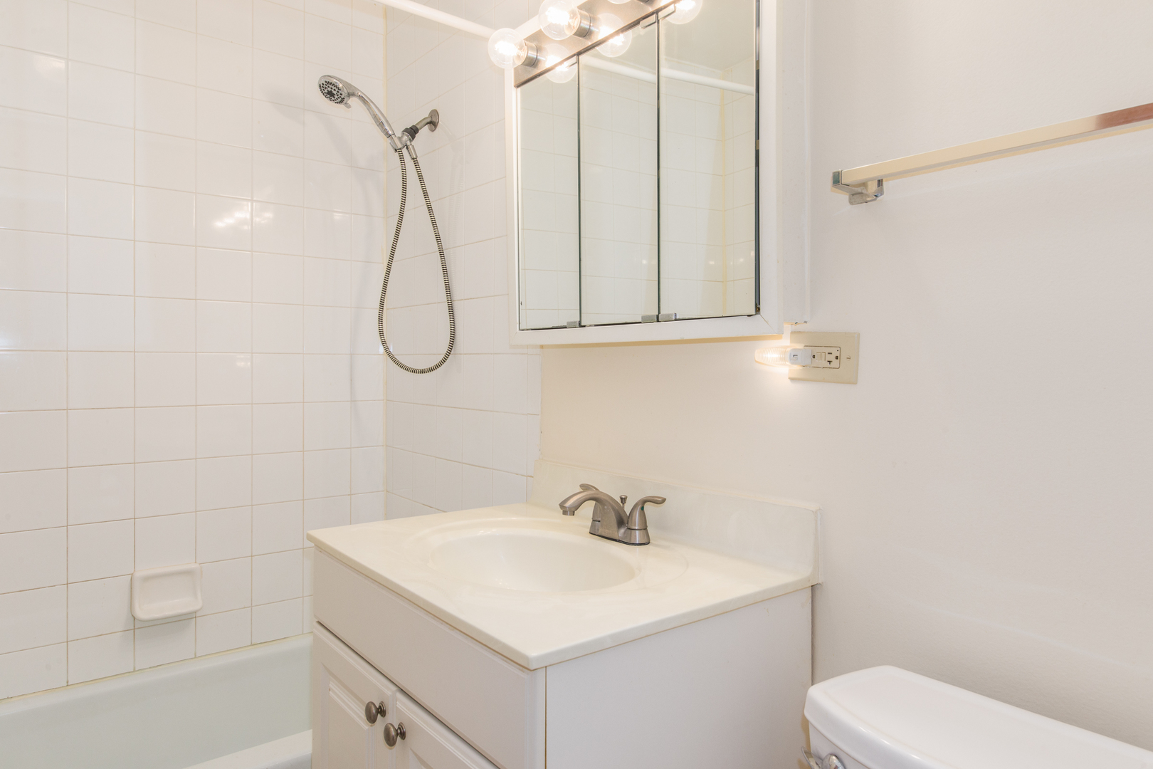 2628 N Windsor Drive #101, Arlington Heights, IL 60004