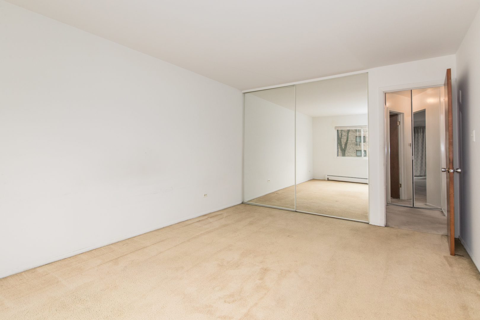 2628 N Windsor Drive #101, Arlington Heights, IL 60004