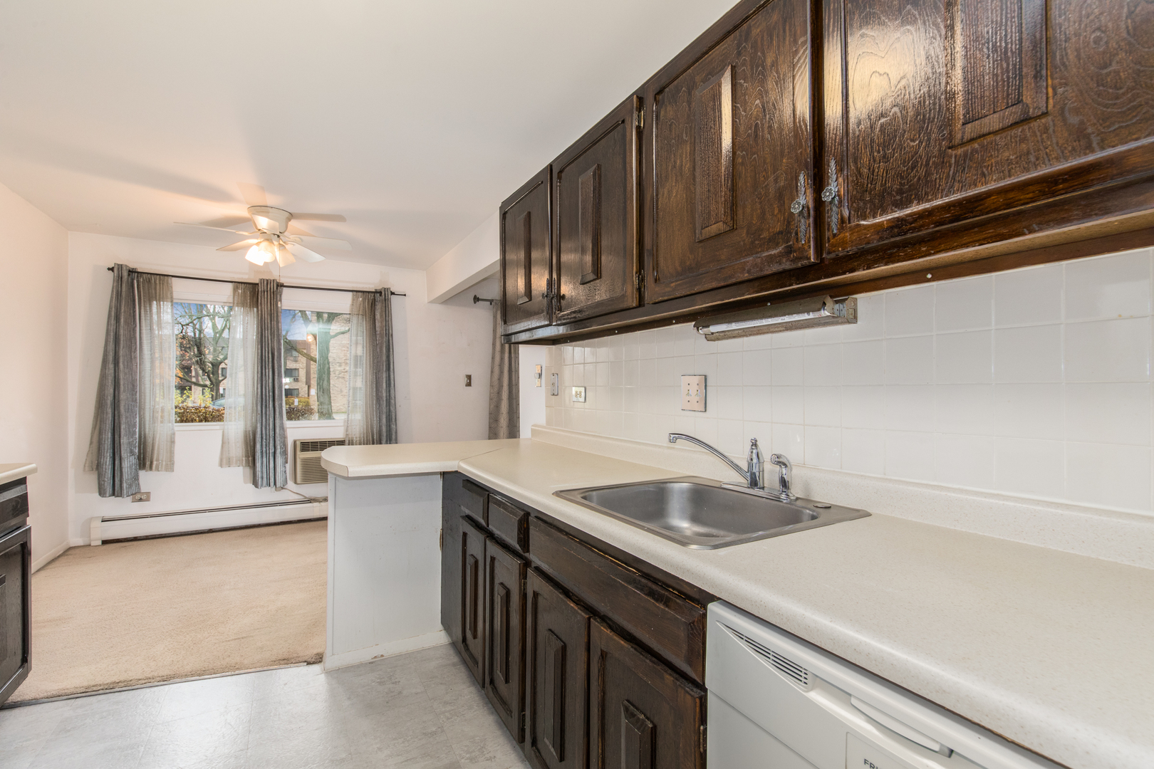 2628 N Windsor Drive #101, Arlington Heights, IL 60004