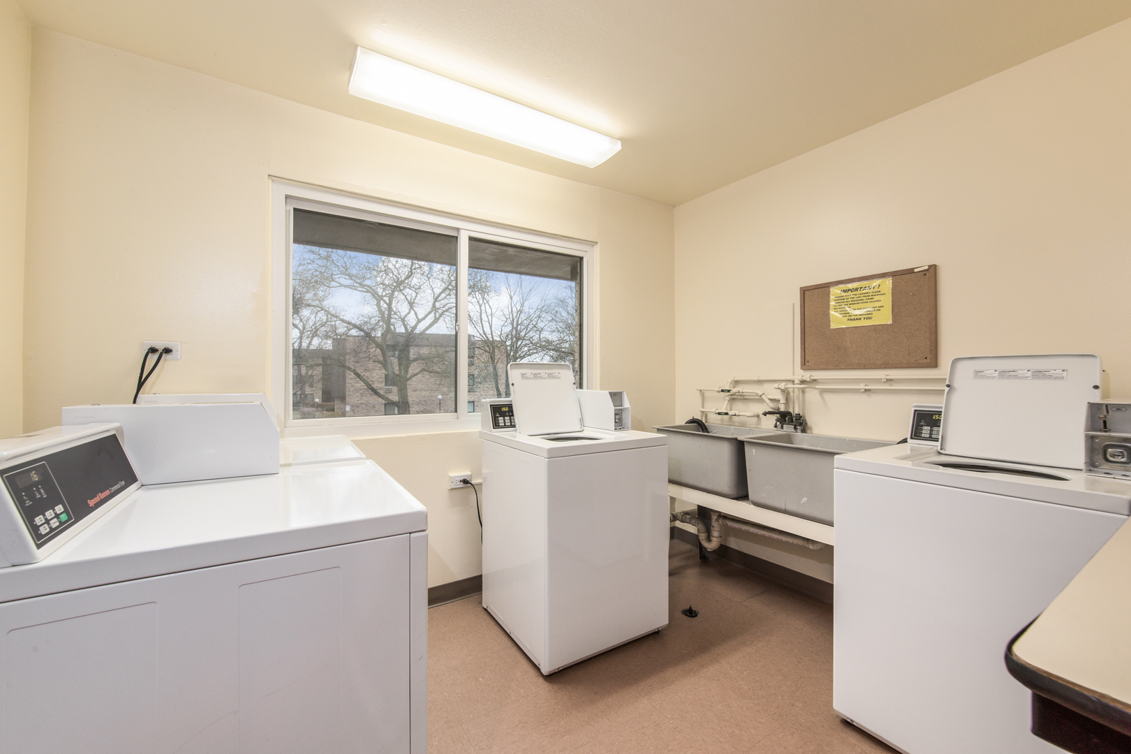 2628 N Windsor Drive #101, Arlington Heights, IL 60004