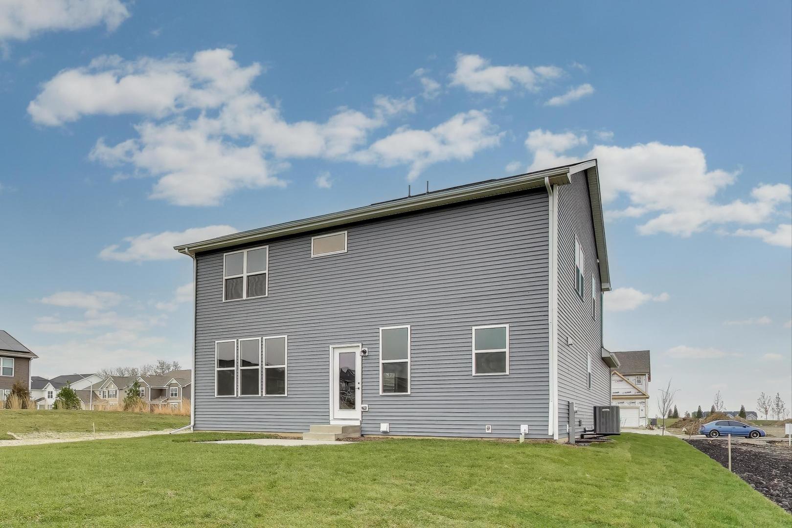 2240 Bent Grass Way, Bolingbrook, IL 60490