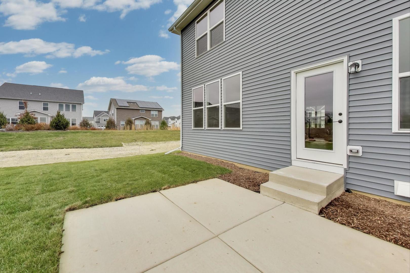 2240 Bent Grass Way, Bolingbrook, IL 60490