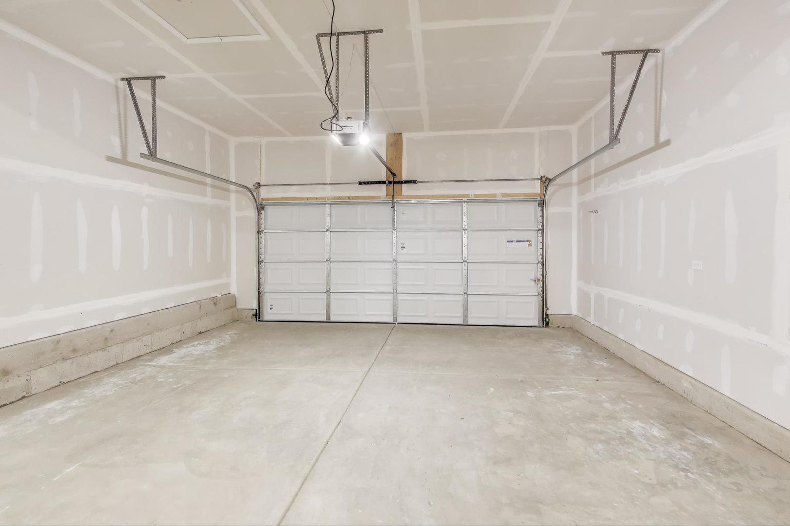 2240 Bent Grass Way, Bolingbrook, IL 60490