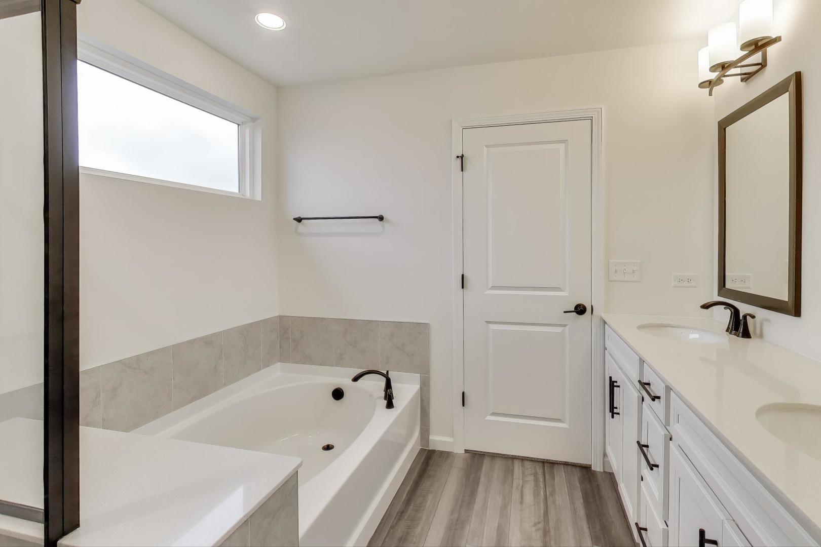 2240 Bent Grass Way, Bolingbrook, IL 60490