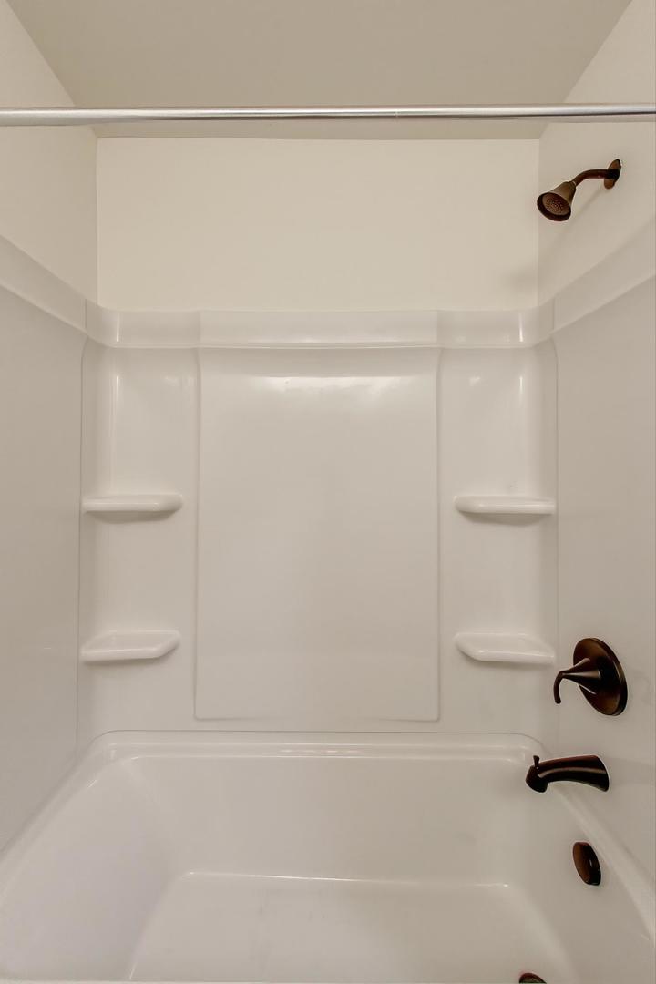 2240 Bent Grass Way, Bolingbrook, IL 60490