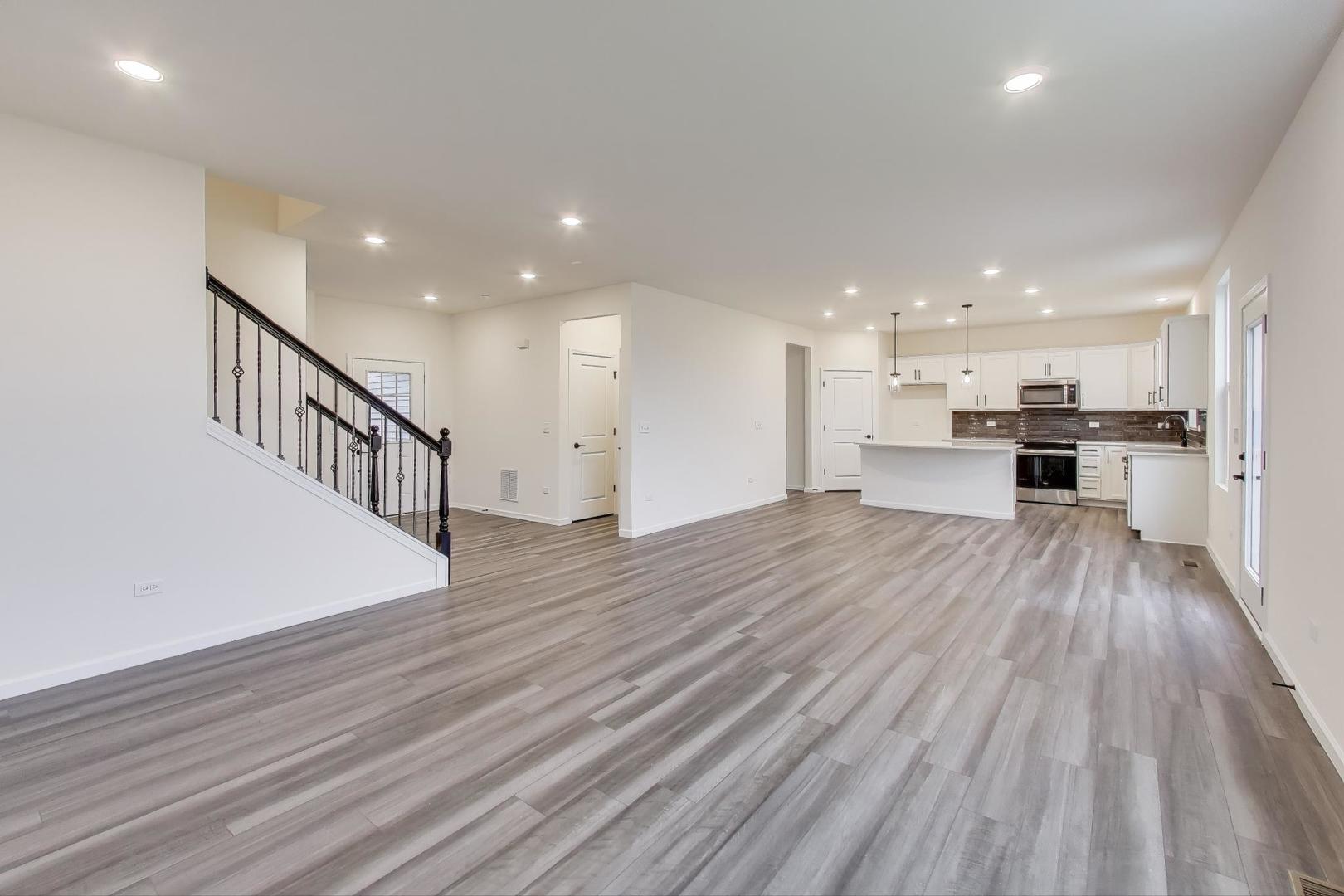 2240 Bent Grass Way, Bolingbrook, IL 60490