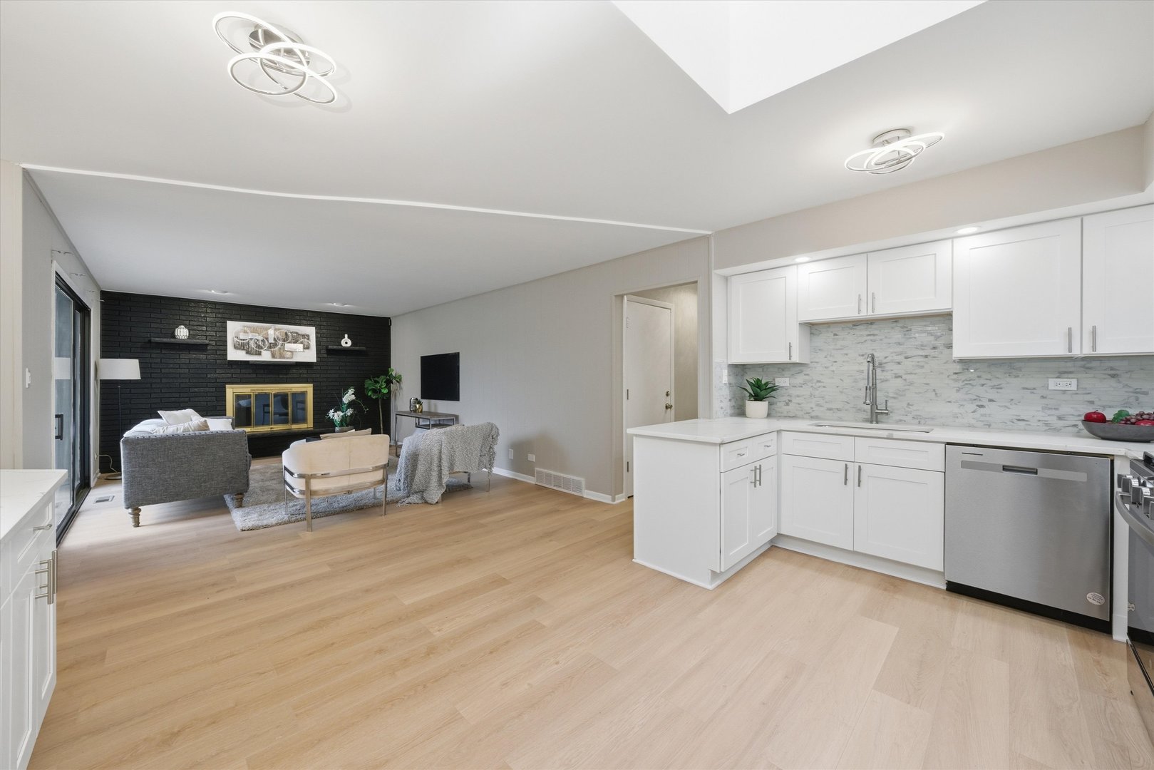 17048 Clyde Avenue, South Holland, IL 60473