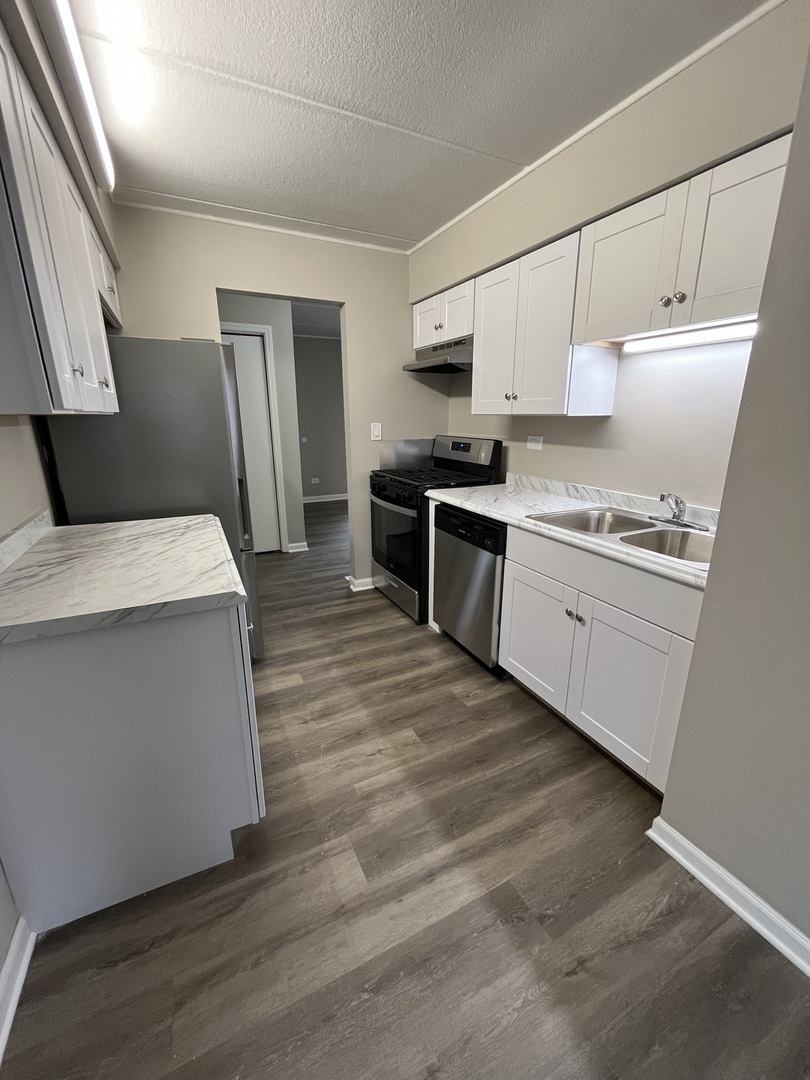 914 School Street #1, Lisle, IL 60532